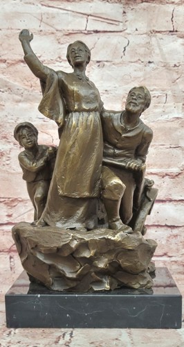 Bronze family bond statue - bronze,