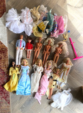 JOB LOT VINTAGE 1980'S 1990'S BARBIE & SINDY DOLLS + CLOTHES