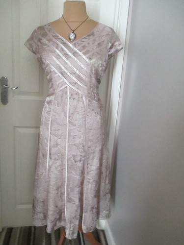 Jacques vert beige dress size - vert,