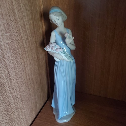 Nao lladro little - little, bouquet