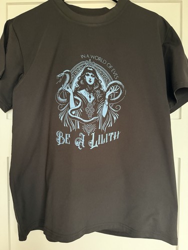 Women lilith shirt size - women’s, t.shirt