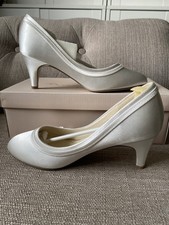 Paradox Pink Ivory Bridal