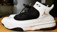 Jordan Max Aura 2 White/Black