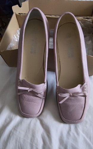 The shoe tailor ladies - the,