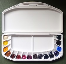 Daniel Smith Watercolour Paints  16 Colours In Plastic Palette