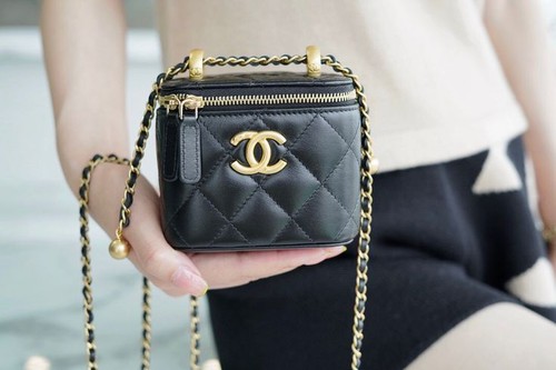 Chanel beauty gwp - beauty, black