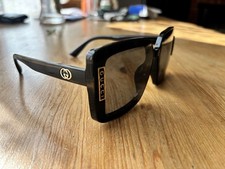 Gucci Women’s Sunglasses With Case