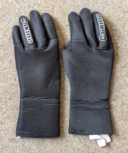 Skins size wetsuit gloves - c-skins, s