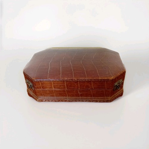 Quality art deco crocodile - quality,