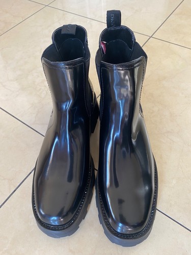 Dkny black chelsea boots with - black,