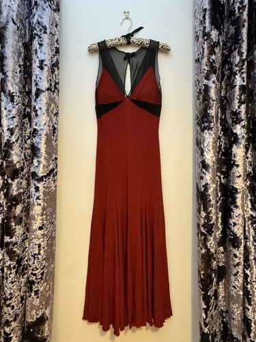 Red and black women - black, women’s