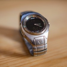 Nixon The Super Hero mens hybrid watch. Analogue dial with digital elements.