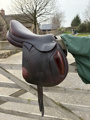 Saddle cosby close - saddle,