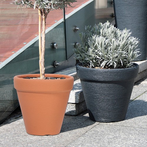 Round plastic plant pot - round,