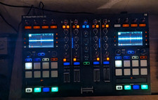 Native Instruments Traktor S5 dj controller