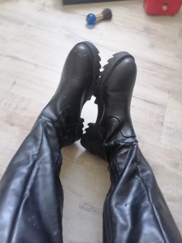 Black knee high boots - knee, with