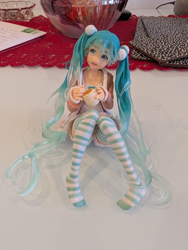 Fd3733 taito hatsune miku - #fd3733,