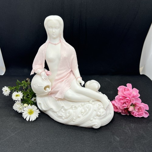 Nude woman figurine - nude, humanities