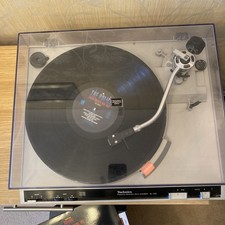 Technics Turntable SL-220