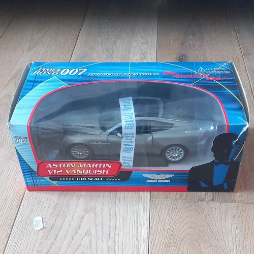 James bond aston martin v12 - bond,