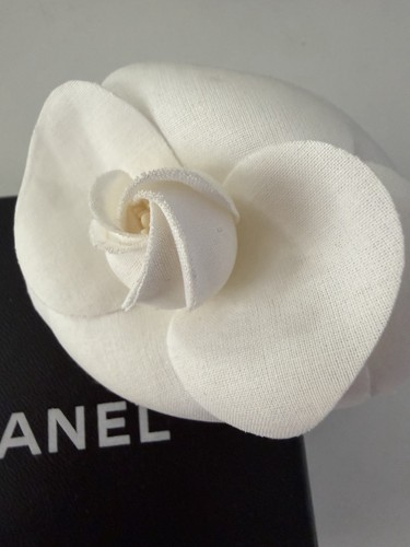 Authentic boxed chanel - ,