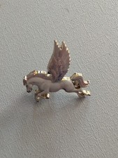 White/Iridescent Colour Winged