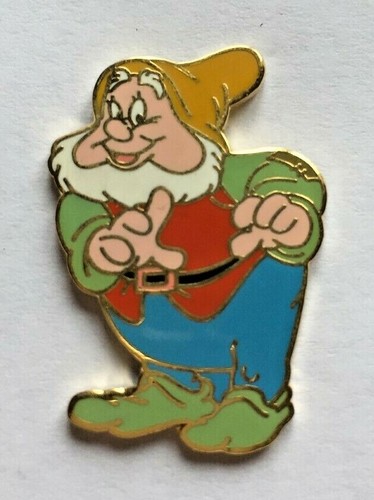 Disney pin badge - disney,