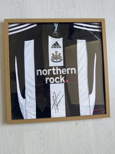Authentic alan shearer signs - authentic,