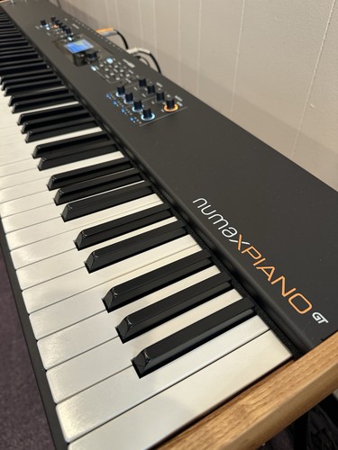 Studiologic numa piano - x,