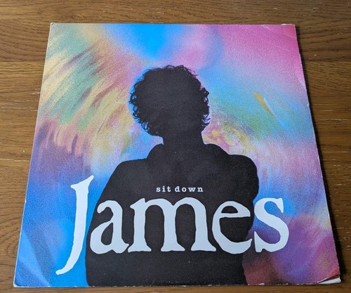 James sit down - sit, vgc+
