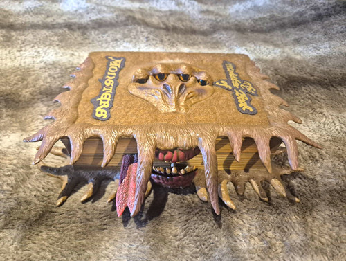 Harry potter the monster book - harry,