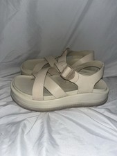 Size 7 Chaco Townes Midform