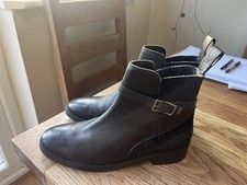 Topshop Black Real Leather & suede low heel Ankle Boots Size UK 7. (41) 