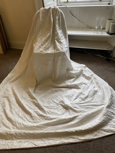 Stunning traditional cream - stunning,