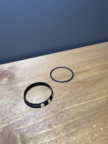 Movement holder spacer - &,