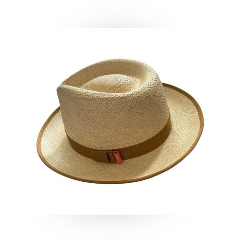 Nwot exclusive willie - nwot, c