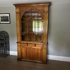 Exceptional quality ‘De Bournet’ glazed Cabinet/Bibliotheque/Dresser 