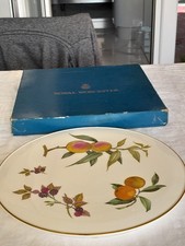  ROYAL WORCESTER EAVESHAM Cake