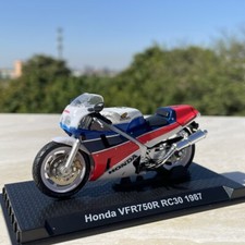 Scale honda vfr750r rc30 - 1:24,