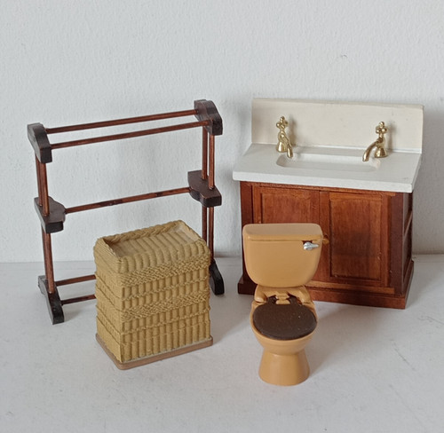 Dolls house bathroom - (650),