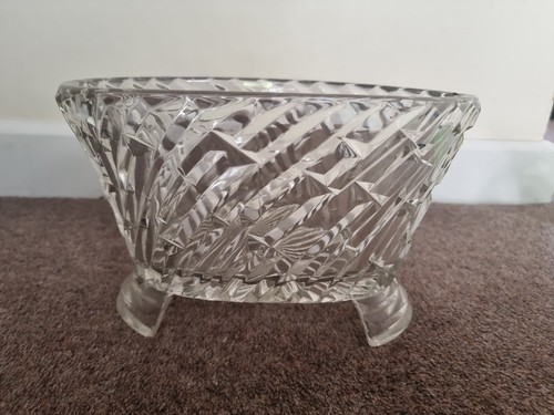 Heavy vintage glass fruit bowl - heavy,