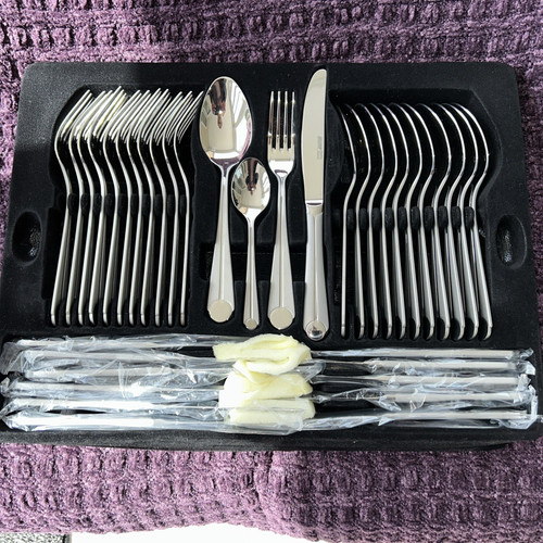 Canteen cutlery pieces - of,