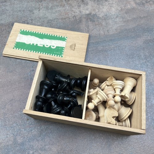 Vintage staunton chess pieces - chess,