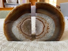 NATURAL QUARTZ CRYSTAL AGATE GEODE POLISHED STONE BOOKENDS 120 X 90 X 60 MM