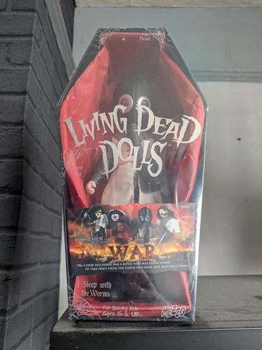 New mezco living dead - new,