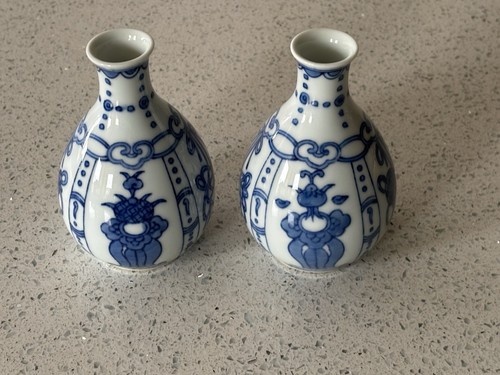 Blue white small bulb - &, shaped