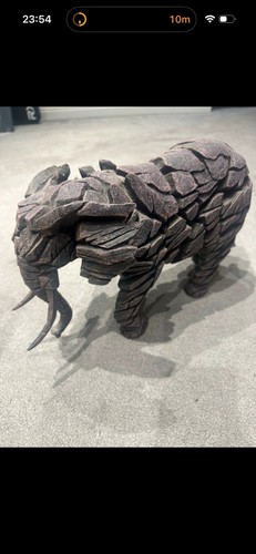 Edge sculpture elephant - sculpture,