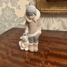 LLADRO 5238 ESKIMO BOY WITH