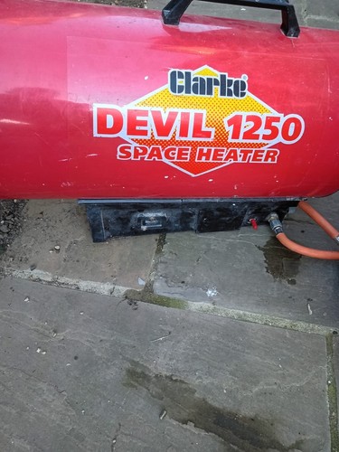 Clarkedevil 1250space heater - clarkedevil,