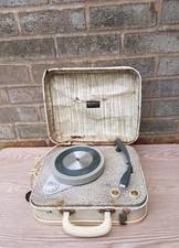 INVICTA 8102 VINTAGE SMALL PORTABLE RECORD PLAYER/FOR SPARES OR REPAIRS SEE DESC